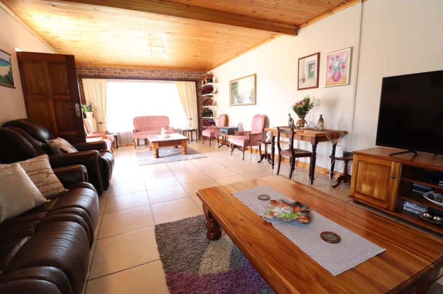 3 Bedroom Property for Sale in Kabega Park Eastern Cape